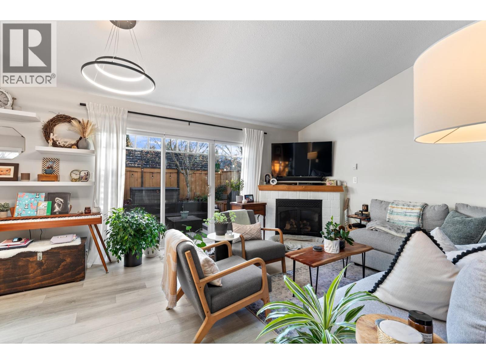 32 1821 Willow Crescent, Squamish, British Columbia  V8B 0L9 - Photo 7 - R3071696