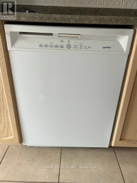 13 Srigley Street, Barrie (Holly), Ontario  L4N 0L9 - Photo 12 - S12596204