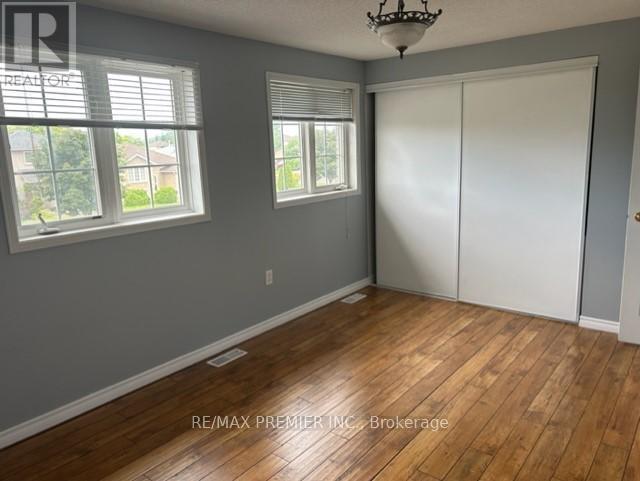 13 Srigley Street, Barrie (Holly), Ontario  L4N 0L9 - Photo 15 - S12596204