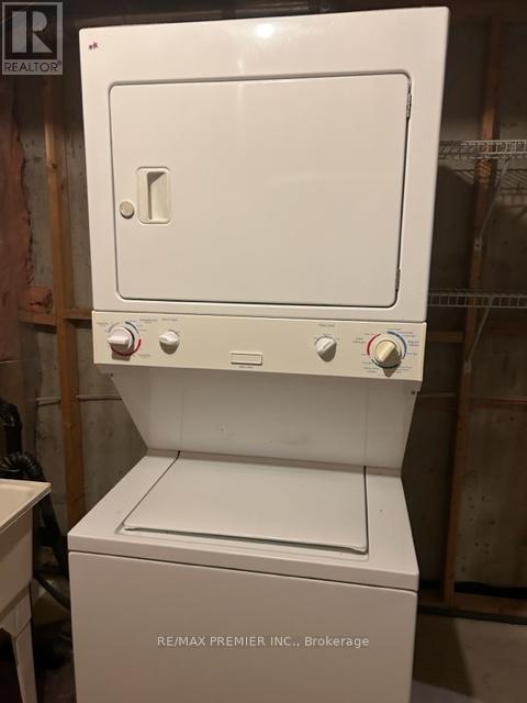 13 Srigley Street, Barrie (Holly), Ontario  L4N 0L9 - Photo 3 - S12596204