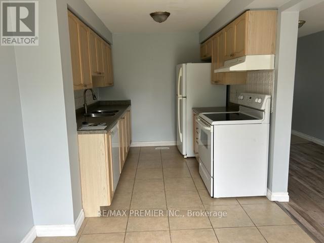 13 Srigley Street, Barrie (Holly), Ontario  L4N 0L9 - Photo 9 - S12596204