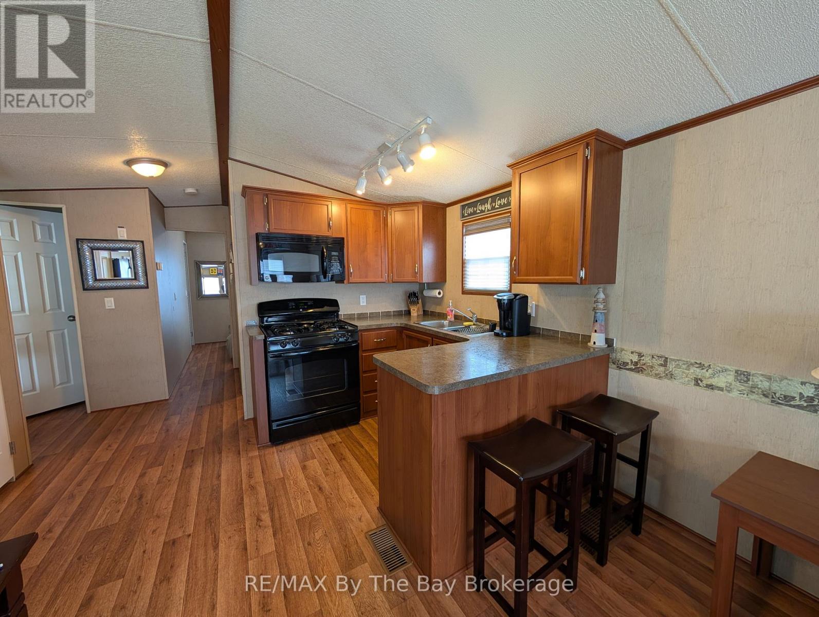 2 White Pines Trail, Wasaga Beach, Ontario  L9Z 1X7 - Photo 10 - S12596254