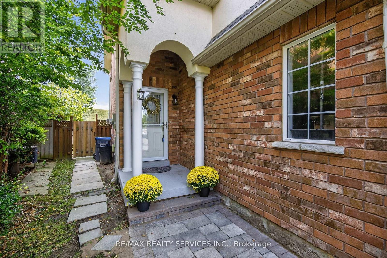 12 Hesketh Court, Caledon, Ontario  L7C 1C6 - Photo 5 - W12596212