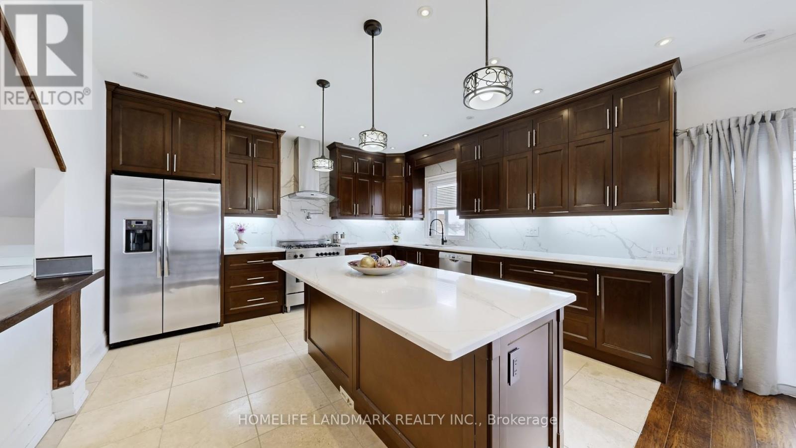 110 Richardson Avenue, Toronto, Ontario  M6M 3S1 - Photo 19 - W12596214