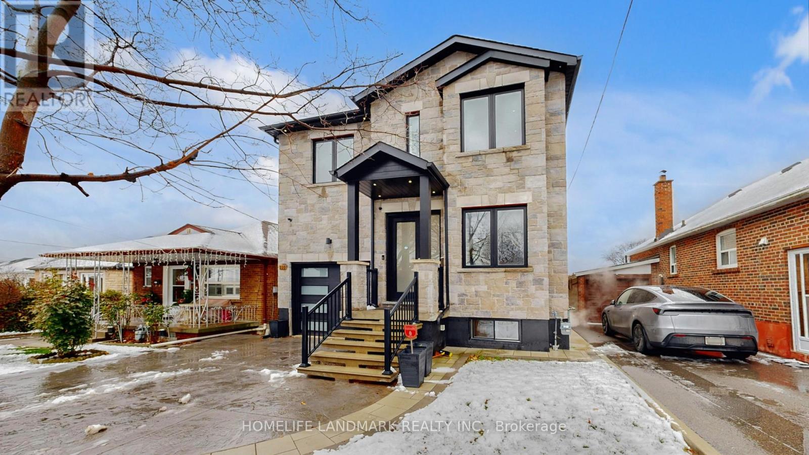 110 Richardson Avenue, Toronto, Ontario  M6M 3S1 - Photo 3 - W12596214