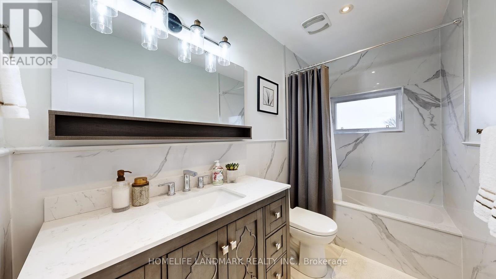 110 Richardson Avenue, Toronto, Ontario  M6M 3S1 - Photo 32 - W12596214