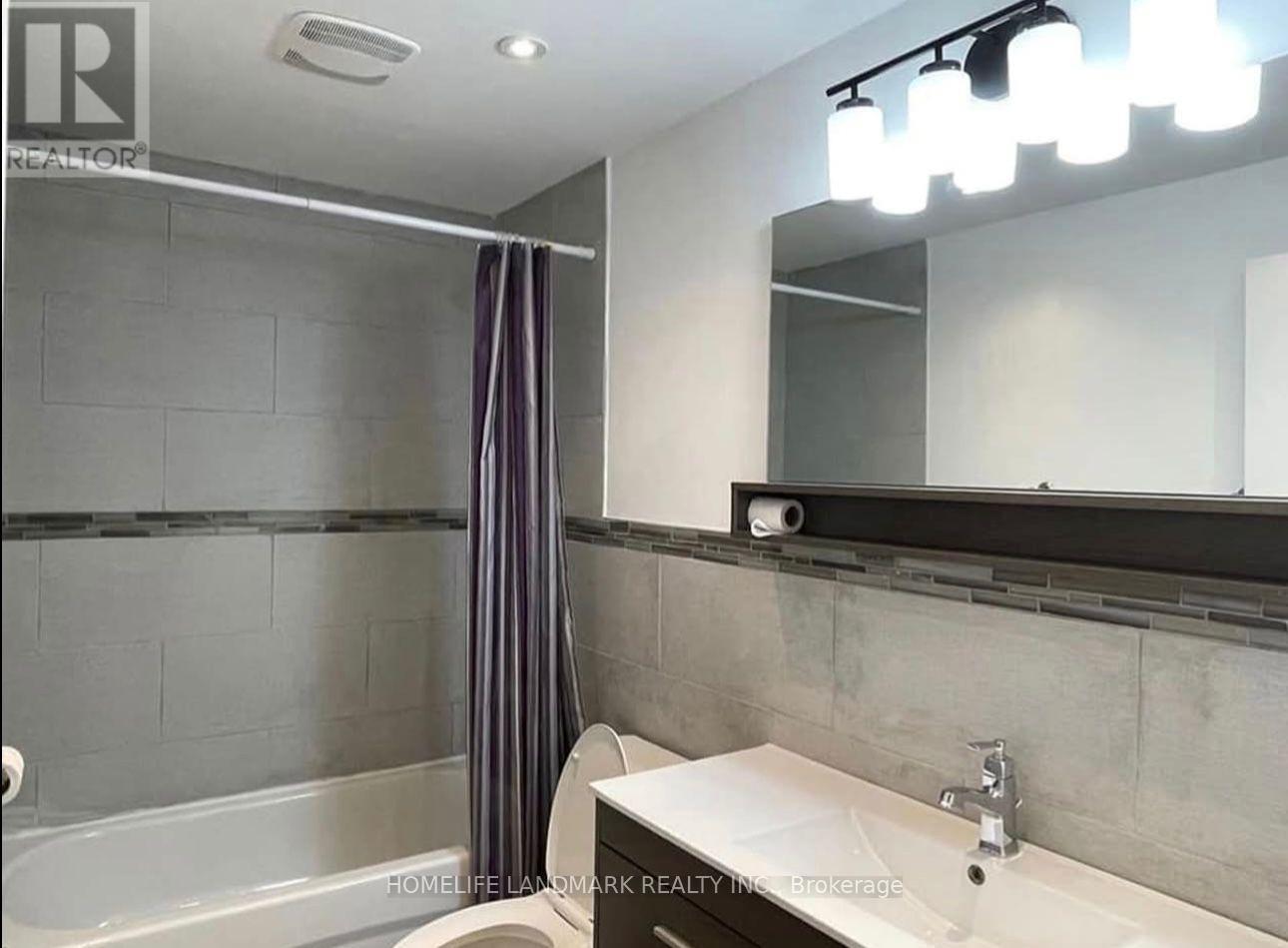 110 Richardson Avenue, Toronto, Ontario  M6M 3S1 - Photo 44 - W12596214