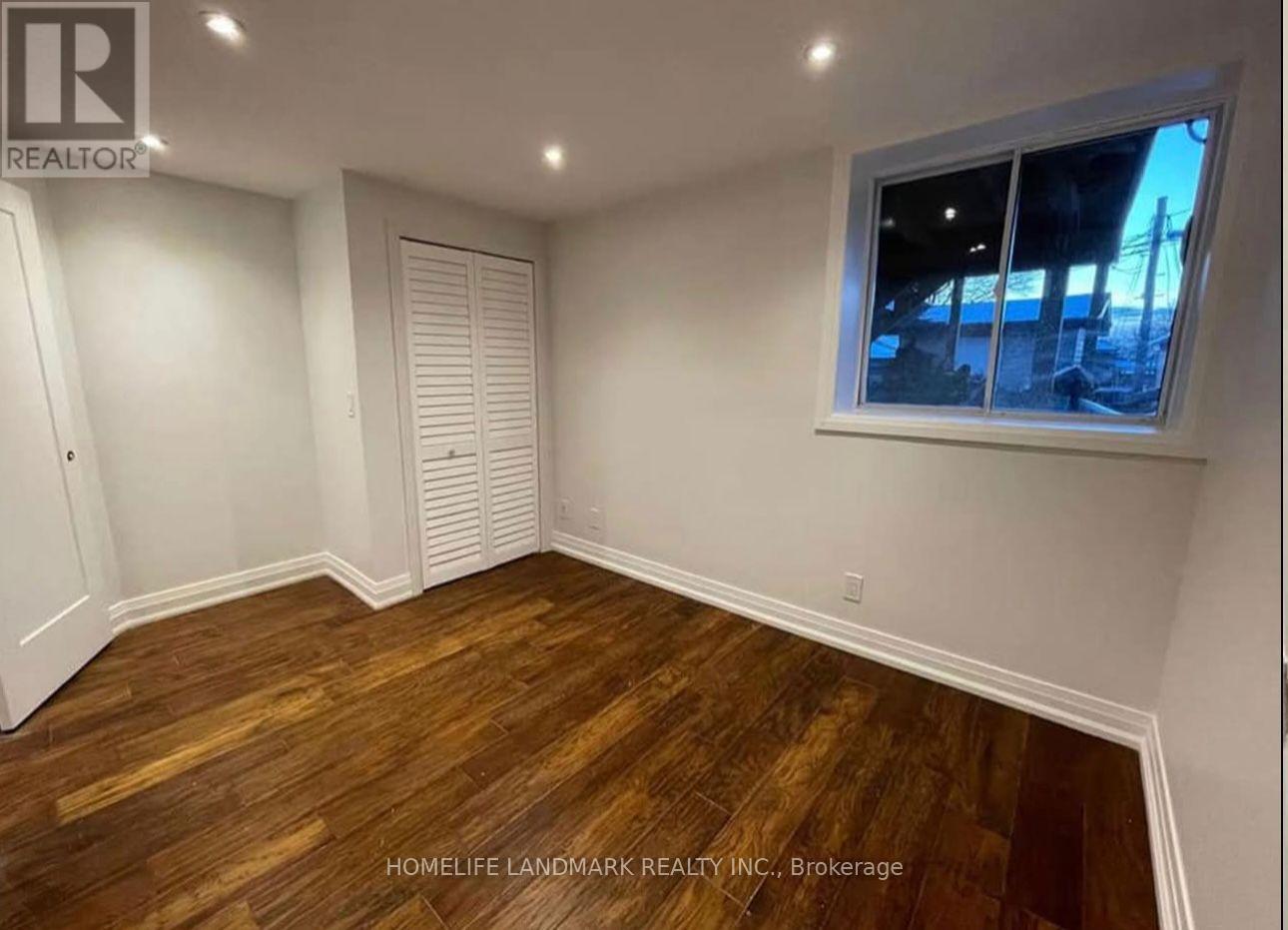 110 Richardson Avenue, Toronto, Ontario  M6M 3S1 - Photo 45 - W12596214