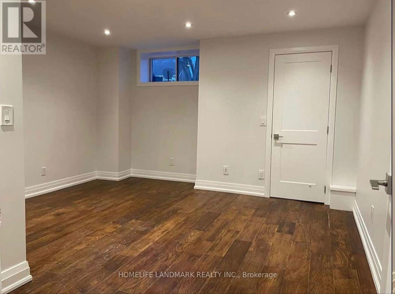 110 Richardson Avenue, Toronto, Ontario  M6M 3S1 - Photo 46 - W12596214