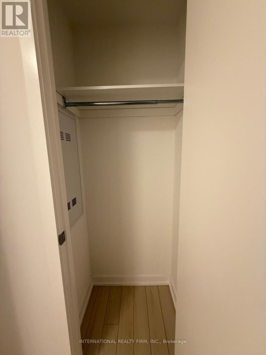 1303 - 3071 Trafalgar Road, Oakville, Ontario  L6H 8C6 - Photo 15 - W12596222