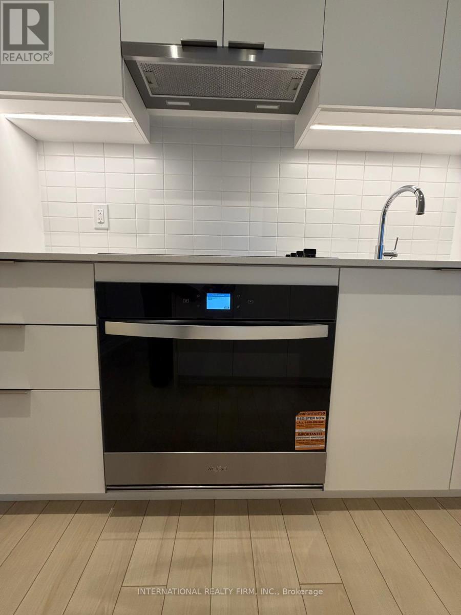 1303 - 3071 Trafalgar Road, Oakville, Ontario  L6H 8C6 - Photo 2 - W12596222