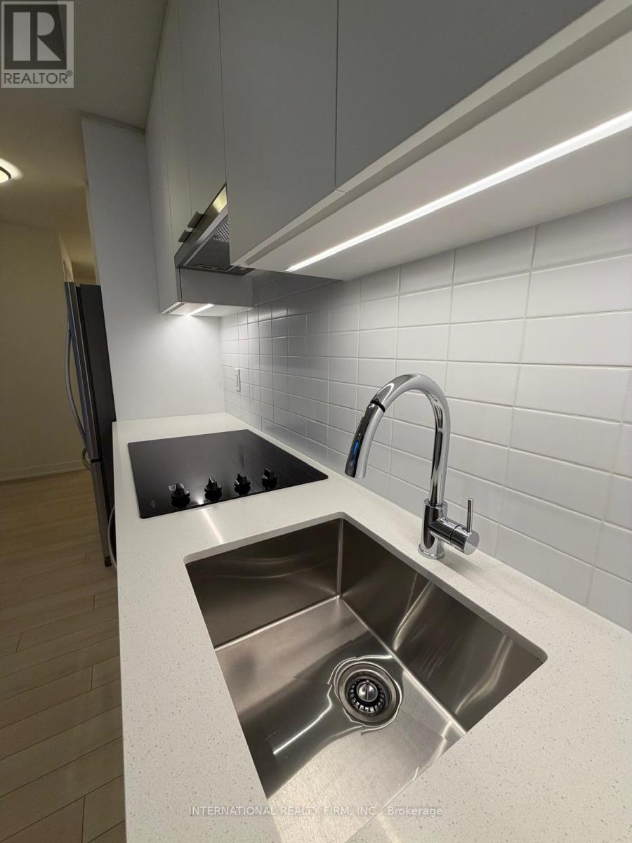 1303 - 3071 Trafalgar Road, Oakville, Ontario  L6H 8C6 - Photo 3 - W12596222