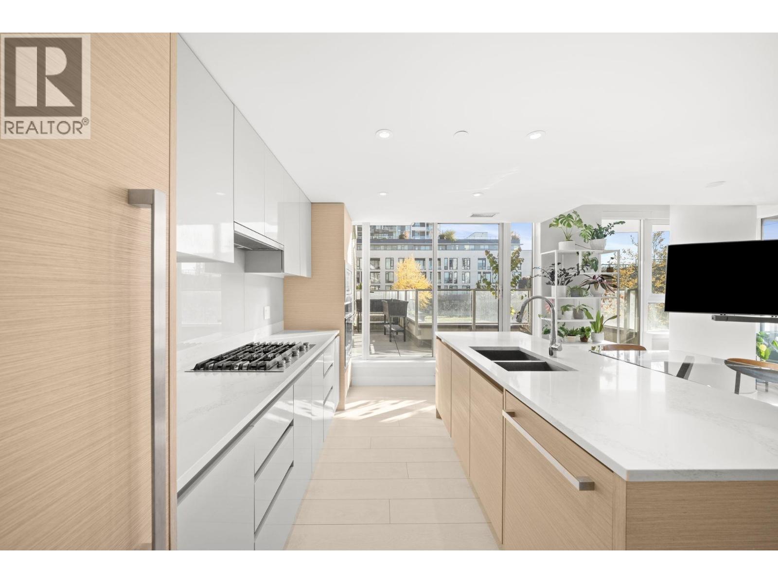 320 3538 Sawmill Crescent, Vancouver, British Columbia  V5S 0J8 - Photo 3 - R3071440