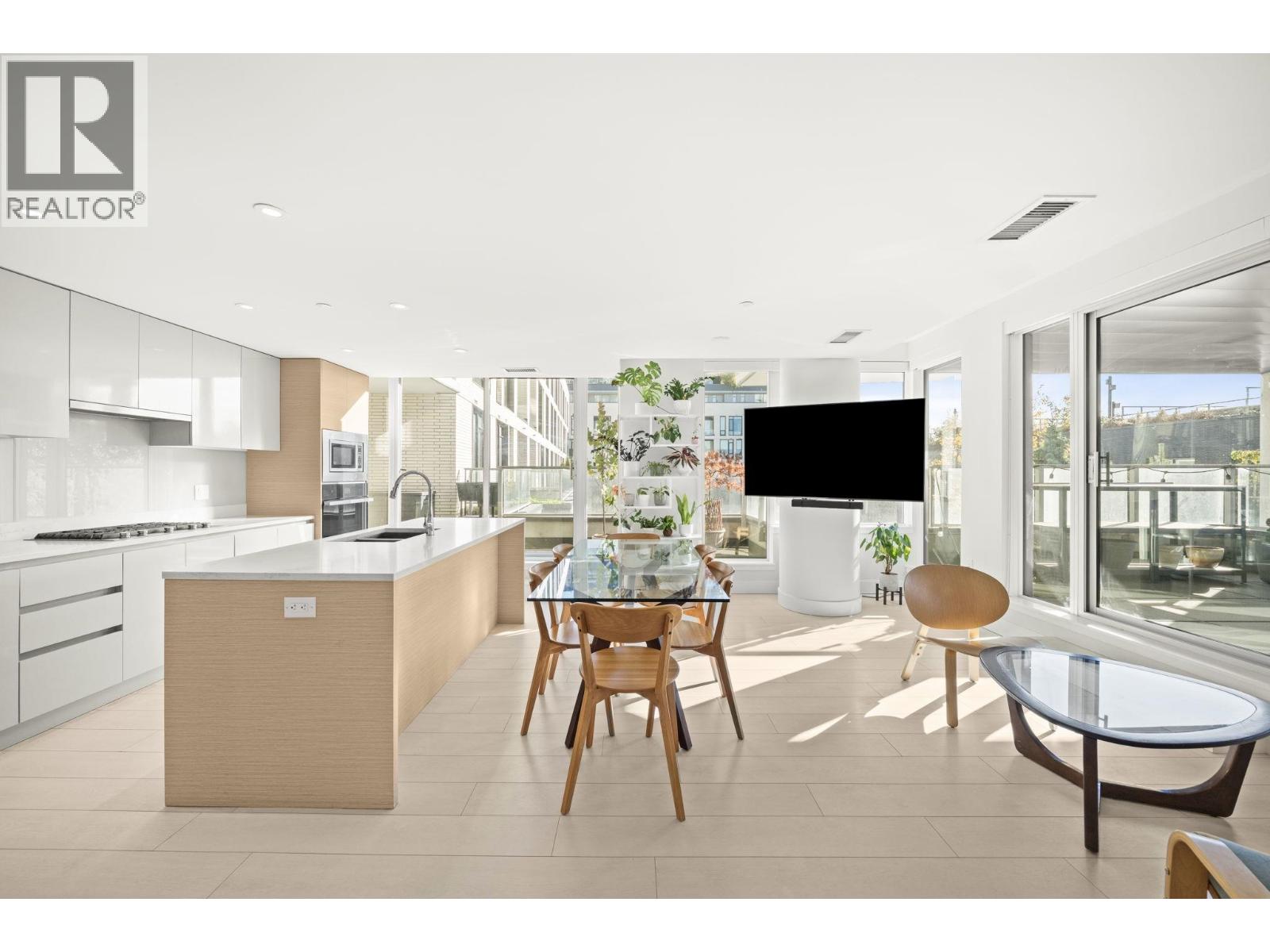 320 3538 Sawmill Crescent, Vancouver, British Columbia  V5S 0J8 - Photo 5 - R3071440