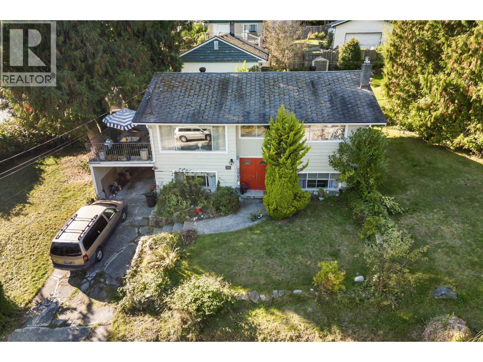 707 Crucil Road, Gibsons, British Columbia  V0N 1V9 - Photo 1 - R3071733