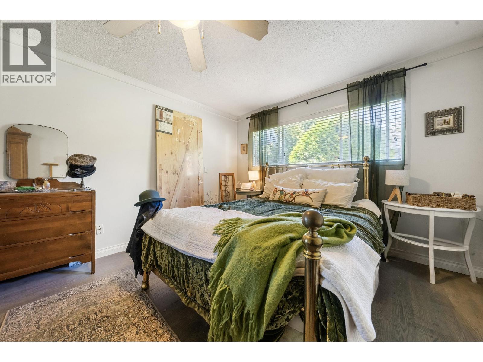 707 Crucil Road, Gibsons, British Columbia  V0N 1V9 - Photo 19 - R3071733