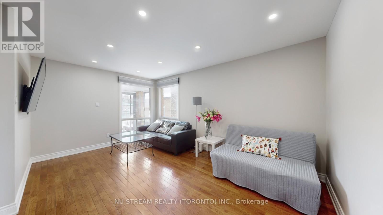 40 Bedale Crescent, Markham, Ontario  L3R 3N7 - Photo 7 - N12596270