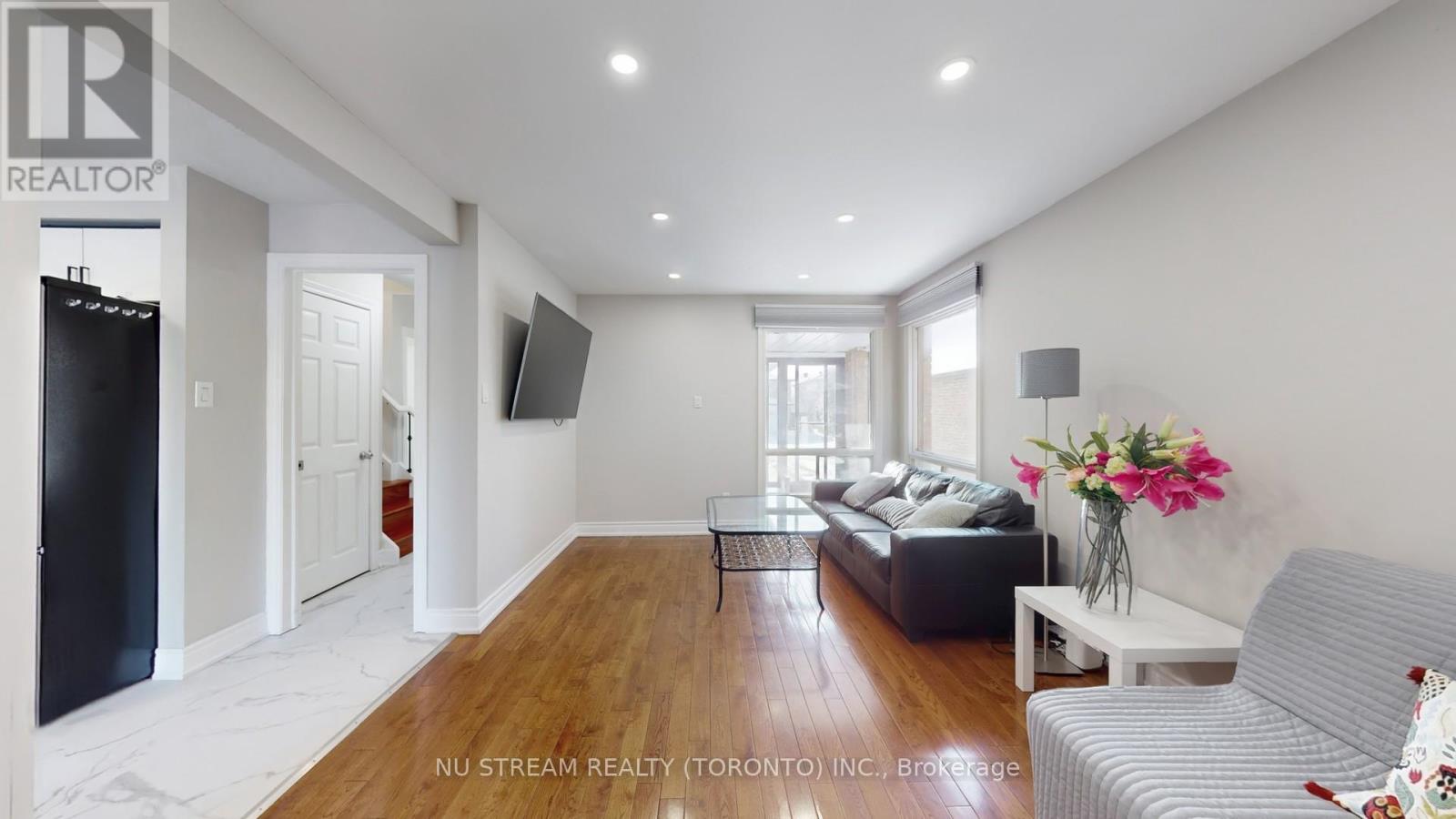 40 Bedale Crescent, Markham, Ontario  L3R 3N7 - Photo 8 - N12596270