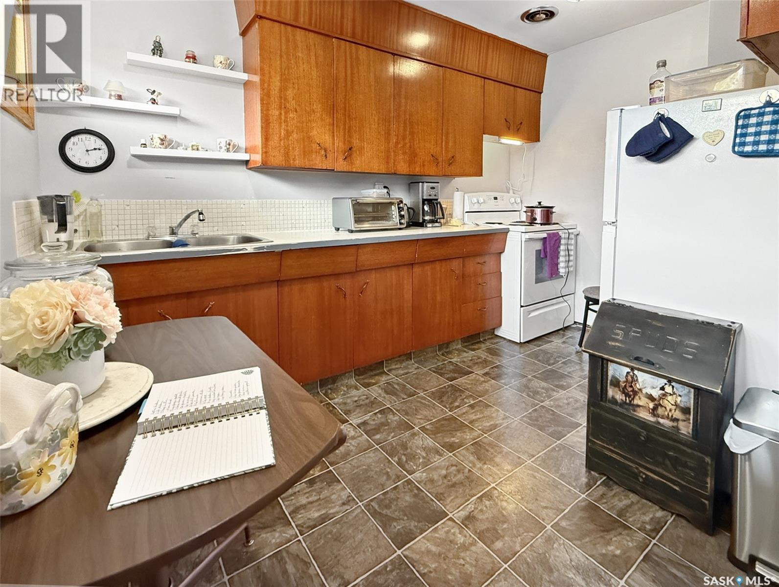 275 Central Avenue S, Swift Current, Saskatchewan  S9H 3G2 - Photo 7 - SK025123