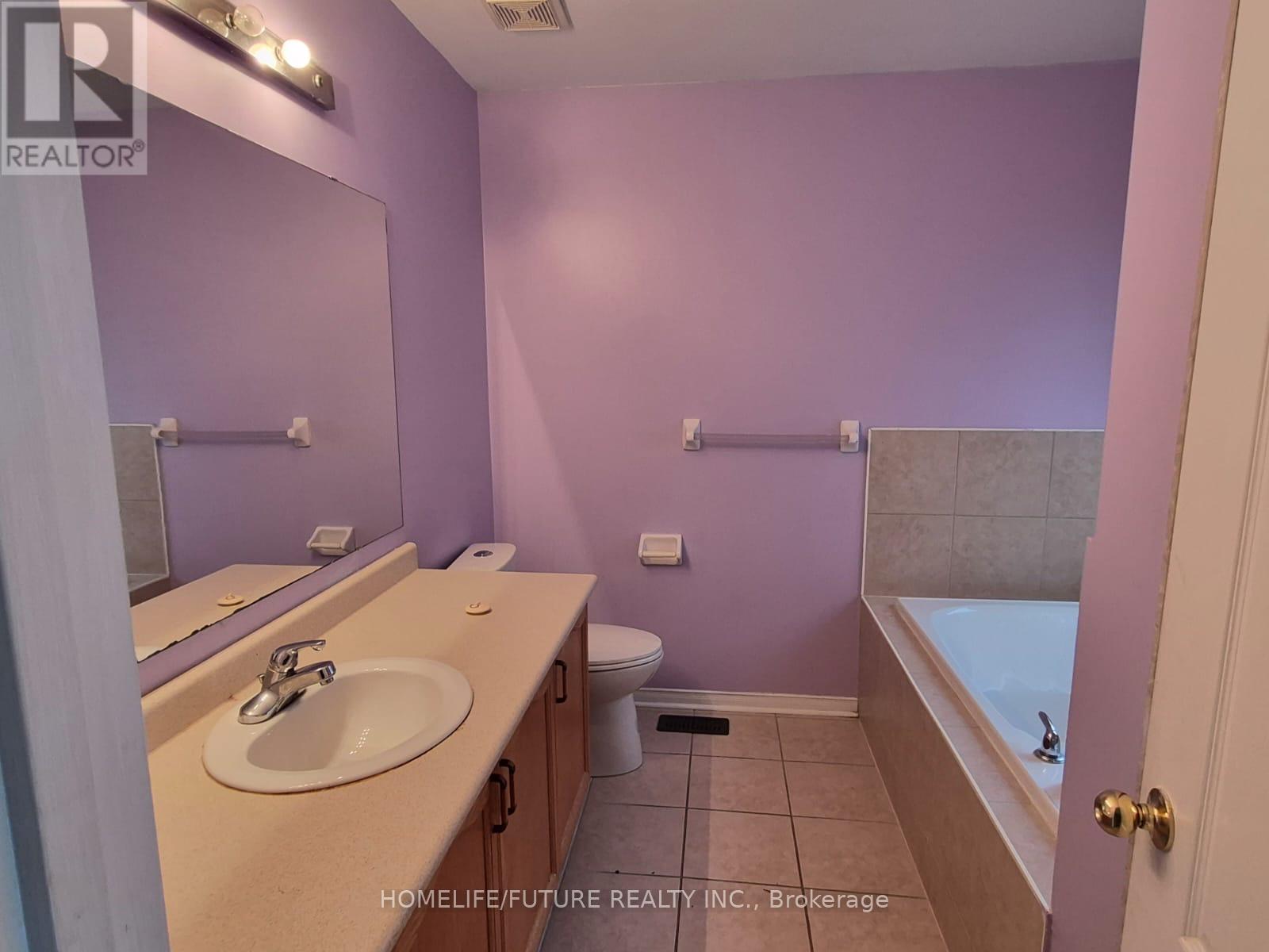 22 Snowcreek Street, Markham, Ontario  L6B 0K5 - Photo 5 - N12592662