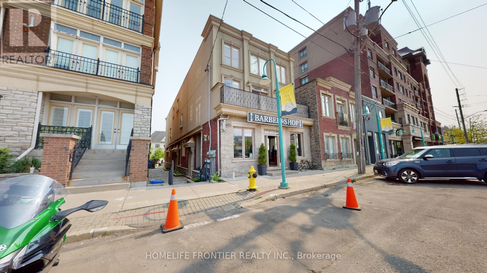 201 - 3545 Lakeshore Boulevard W, Toronto, Ontario  M8W 1P4 - Photo 2 - W12596236