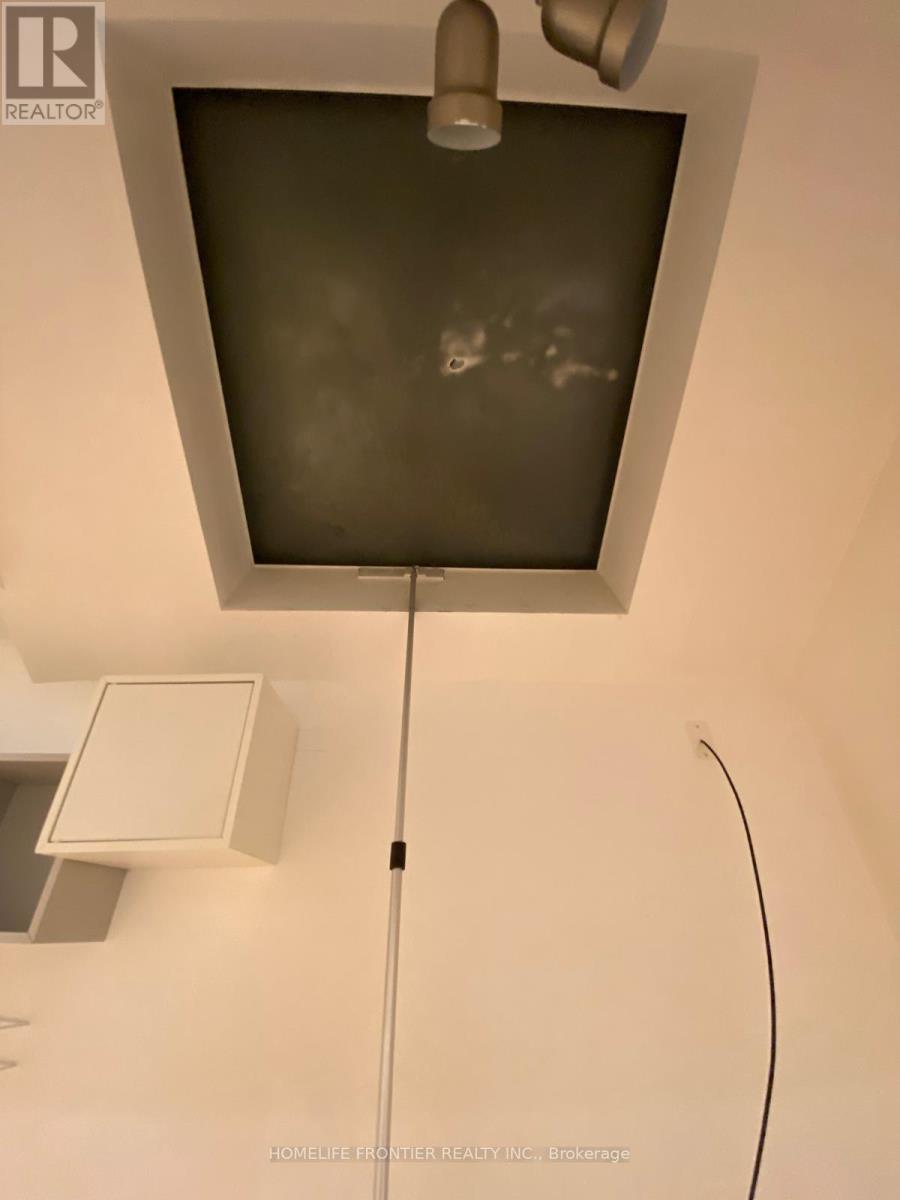 201 - 3545 Lakeshore Boulevard W, Toronto, Ontario  M8W 1P4 - Photo 7 - W12596236