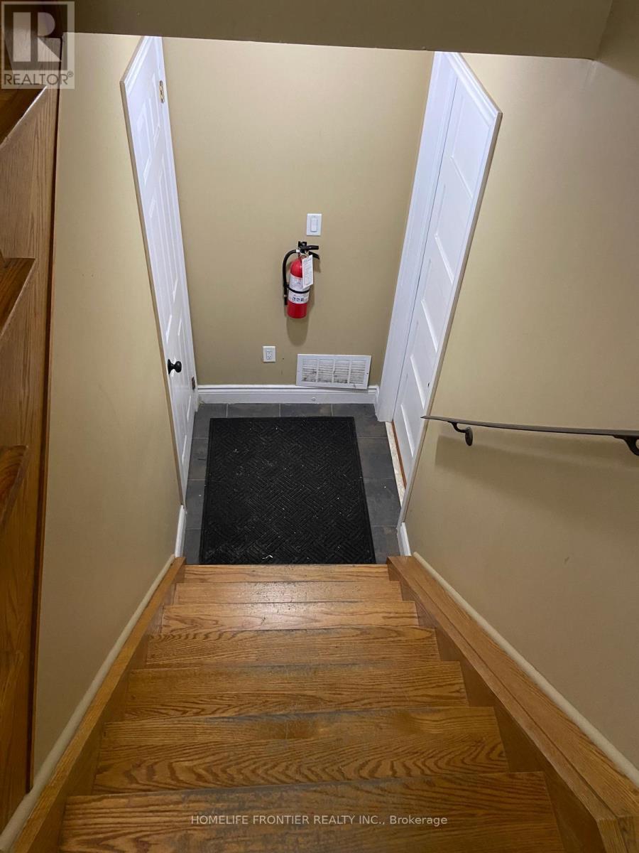 201 - 3545 Lakeshore Boulevard W, Toronto, Ontario  M8W 1P4 - Photo 9 - W12596236