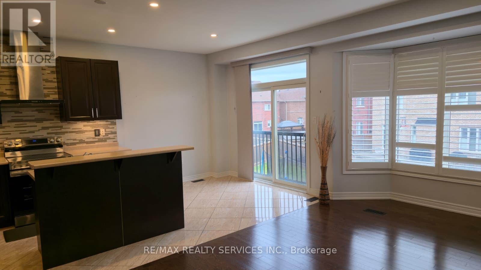 92 Allegro Drive, Brampton, Ontario  L6Y 5Y3 - Photo 11 - W12596252