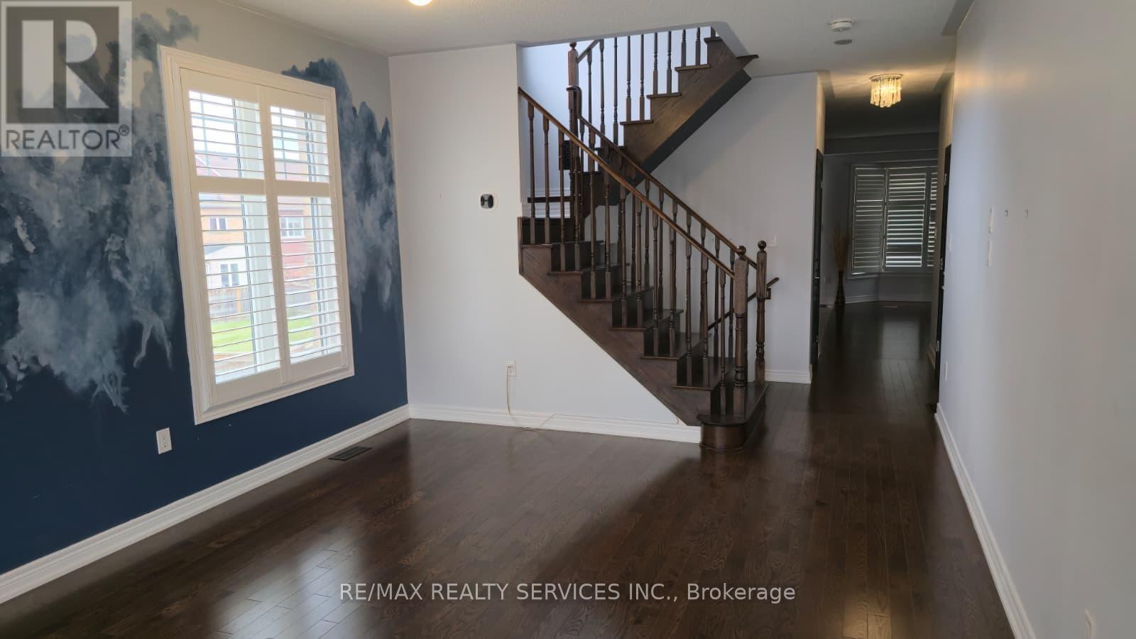 92 Allegro Drive, Brampton, Ontario  L6Y 5Y3 - Photo 2 - W12596252