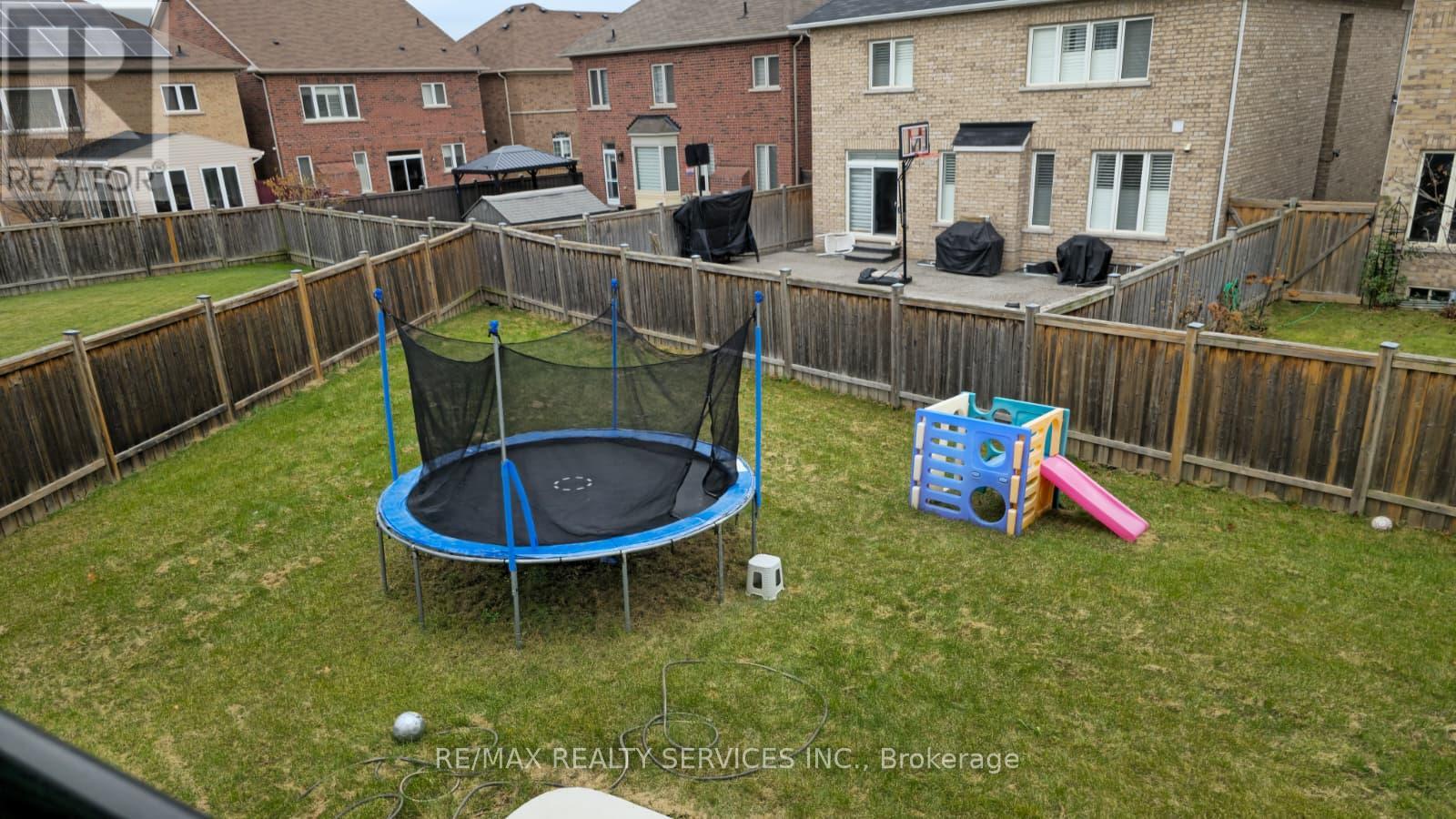 92 Allegro Drive, Brampton, Ontario  L6Y 5Y3 - Photo 29 - W12596252