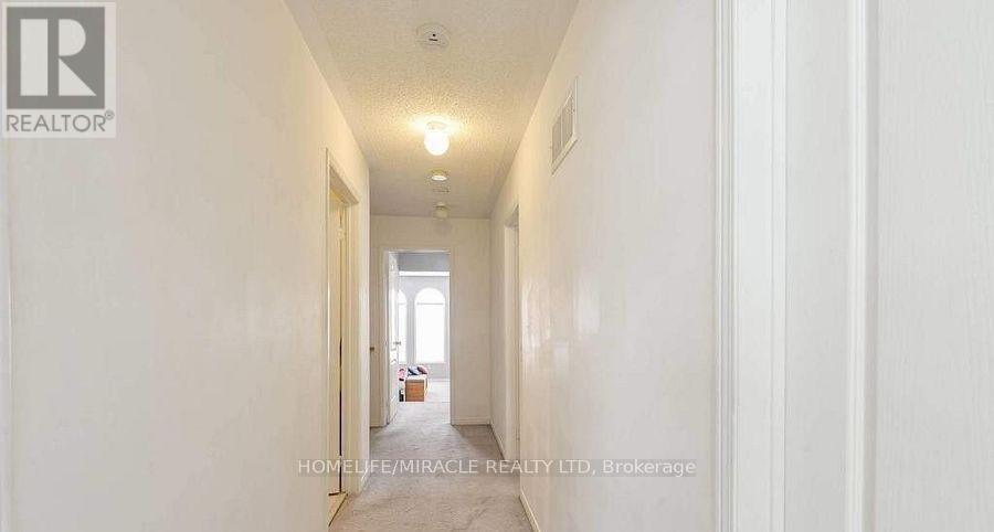 12 Willow Park Drive, Brampton, Ontario  L6R 2M9 - Photo 7 - W12596262