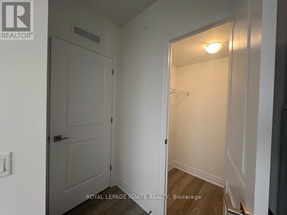 2302 - 30 Elm Drive W, Mississauga, Ontario  L5B 0N6 - Photo 11 - W12596272