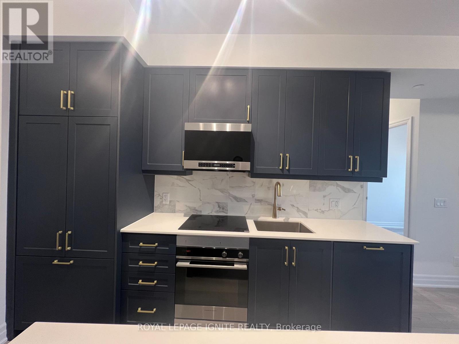 2302 - 30 Elm Drive W, Mississauga, Ontario  L5B 0N6 - Photo 6 - W12596272