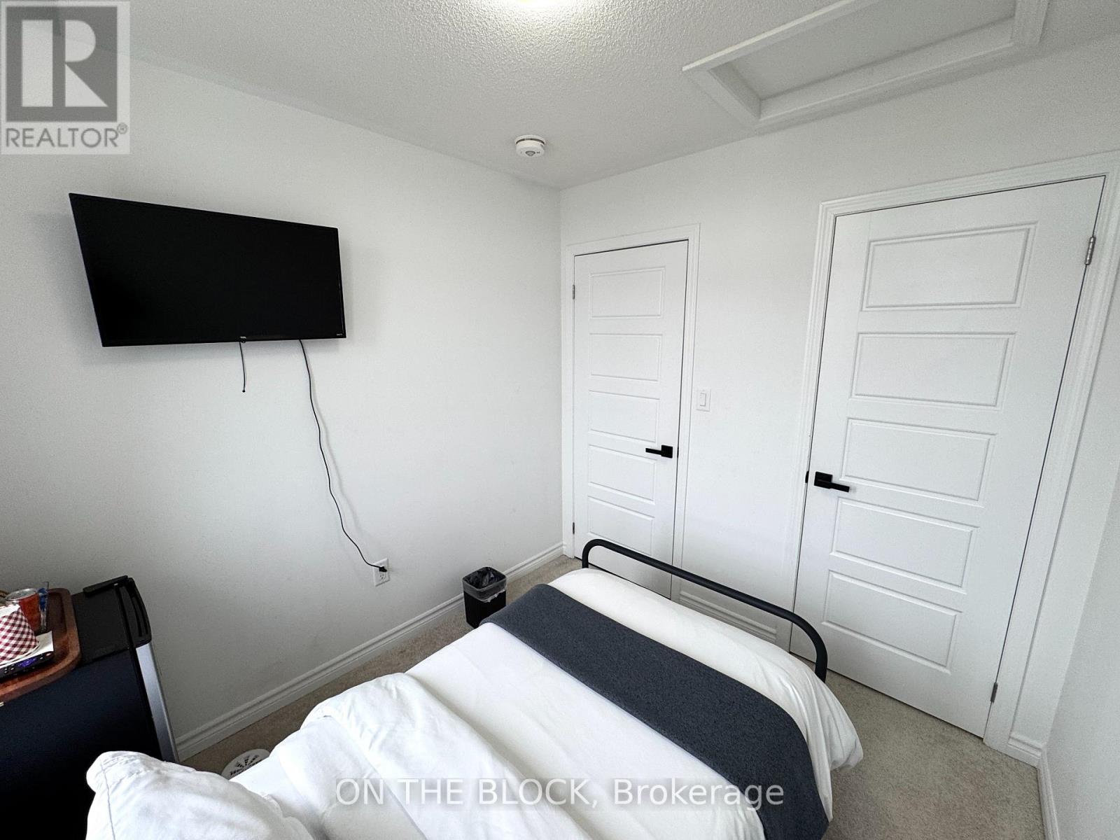 69 Melmar Street, Brampton, Ontario  L7A 5K8 - Photo 17 - W12596282