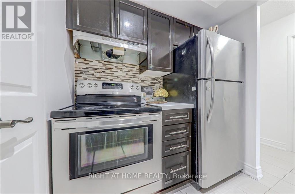 305 - 265 Enfield Place, Mississauga, Ontario  L5B 3Y6 - Photo 12 - W12596292