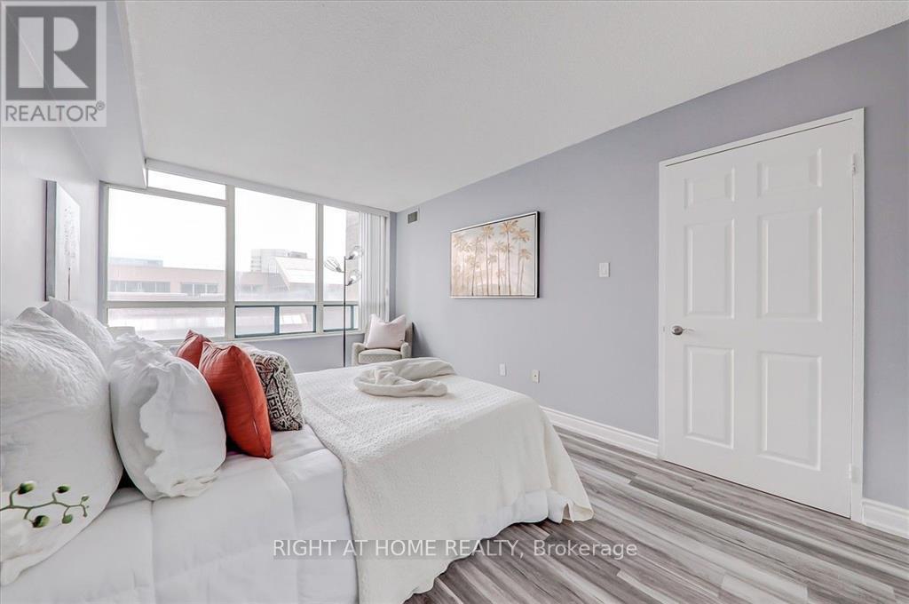 305 - 265 Enfield Place, Mississauga, Ontario  L5B 3Y6 - Photo 24 - W12596292