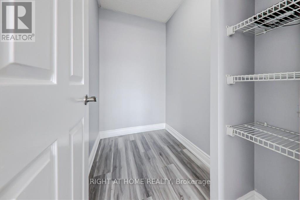 305 - 265 Enfield Place, Mississauga, Ontario  L5B 3Y6 - Photo 27 - W12596292