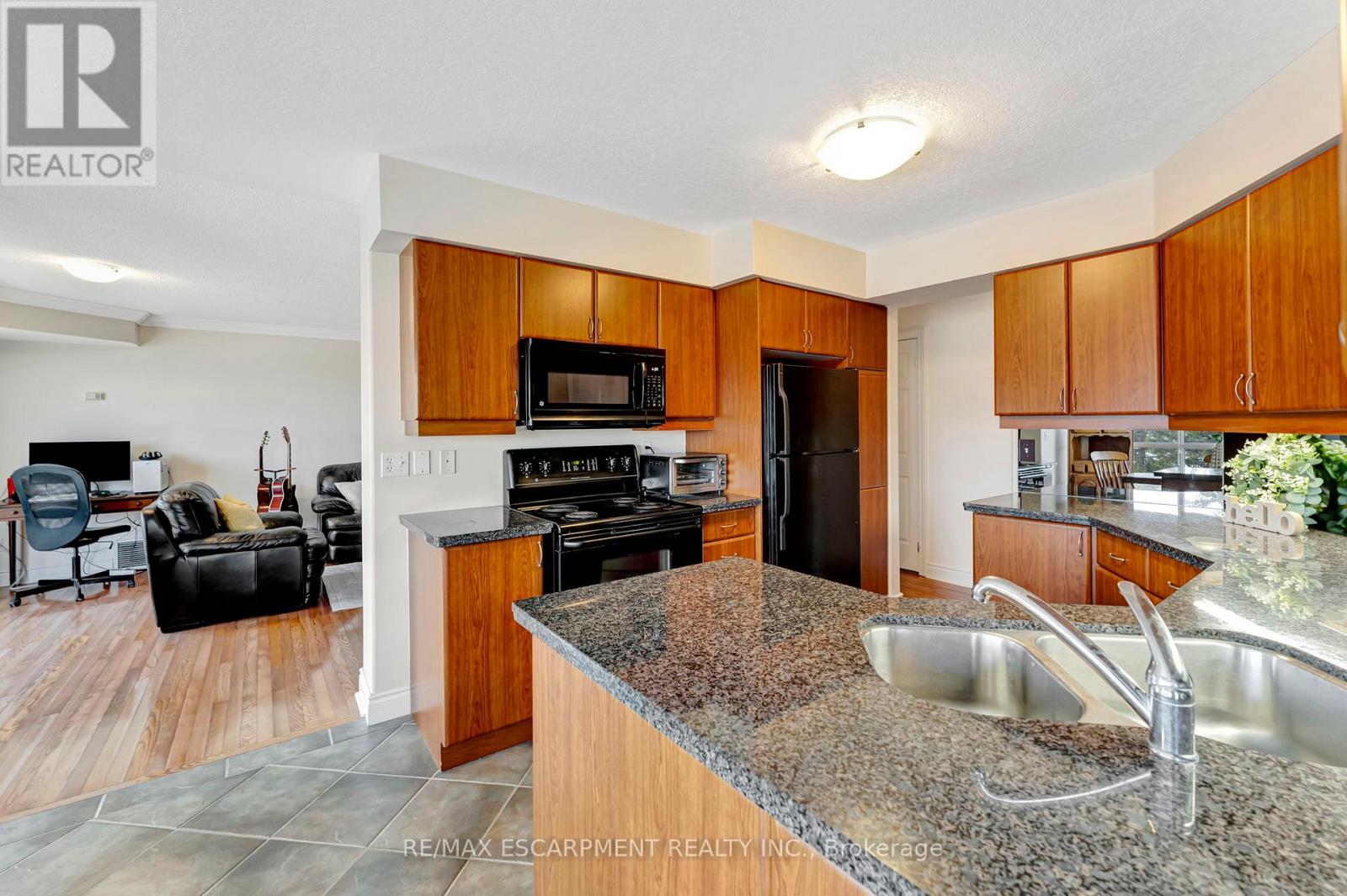 506 - 1770 Main Street W, Hamilton, Ontario L8S 1H1 - Photo 22 - X12596258