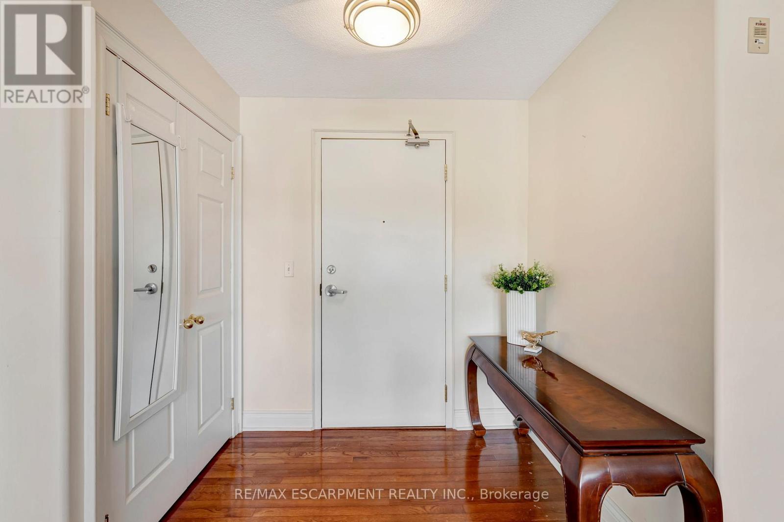 506 - 1770 Main Street W, Hamilton, Ontario L8S 1H1 - Photo 5 - X12596258