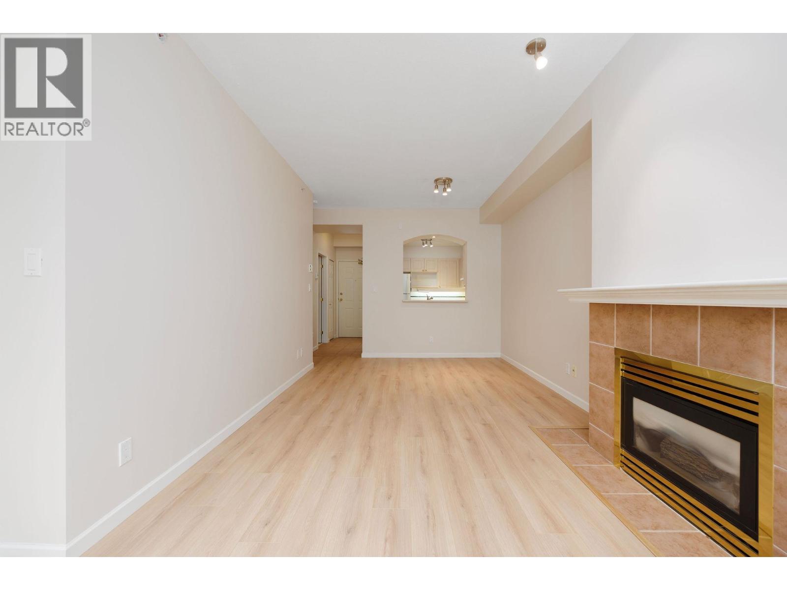 420 3600 Windcrest Drive, North Vancouver, British Columbia  V7G 2S5 - Photo 7 - R3071743