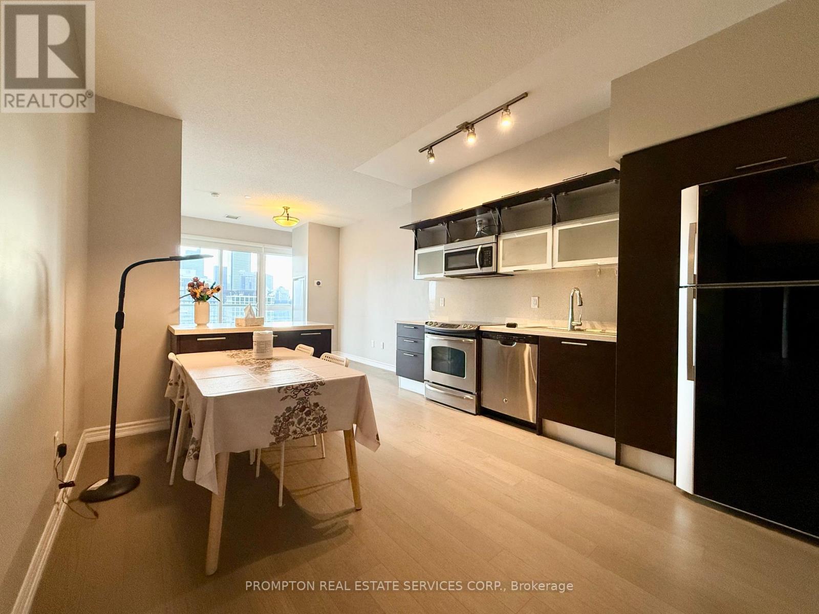 2808 - 386 Yonge Street, Toronto, Ontario  M5B 0A5 - Photo 3 - C12596316