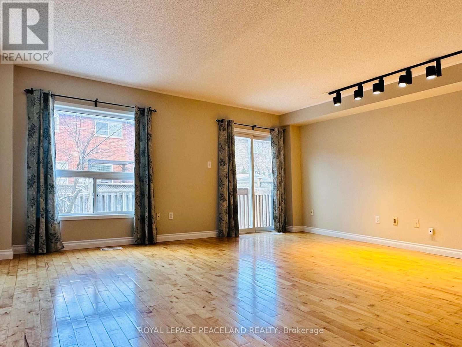 3851 Foxborough Trail, Mississauga, Ontario  L5N 7W3 - Photo 6 - W12592936