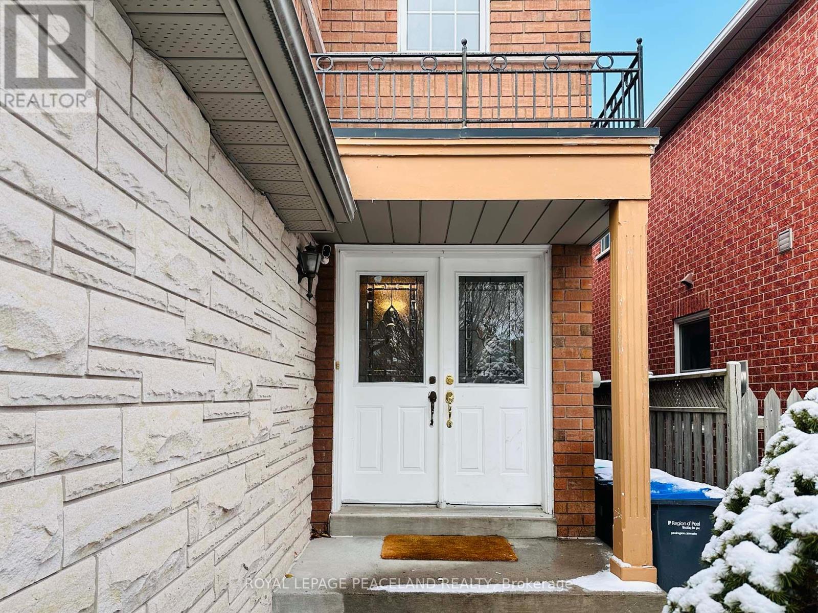 3851 Foxborough Trail, Mississauga, Ontario  L5N 7W3 - Photo 2 - W12592936