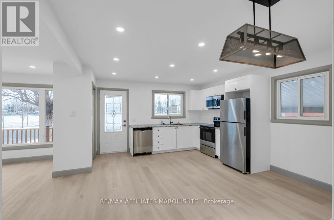 814 Alice Street, Cornwall, Ontario  K6H 4S6 - Photo 3 - X12596330