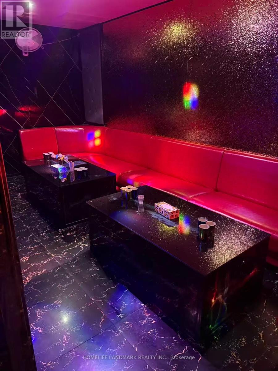 689 Oxford St W, London North, Ontario  N6H 1V1 - Photo 4 - X12596216