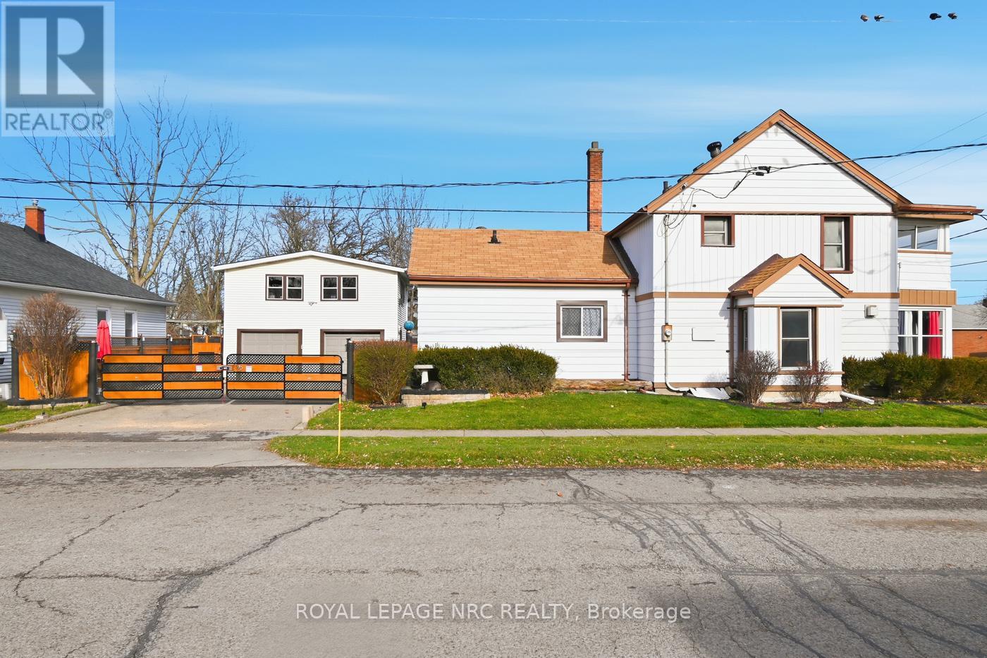 85 Pine Street S, Thorold, Ontario  L2V 3L8 - Photo 4 - X12596342