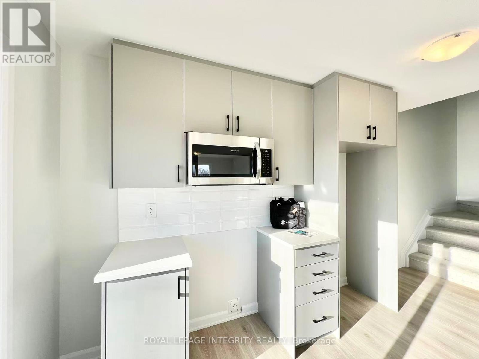 1118 Creekway Private, Ottawa, Ontario  K2T 0S9 - Photo 10 - X12596278