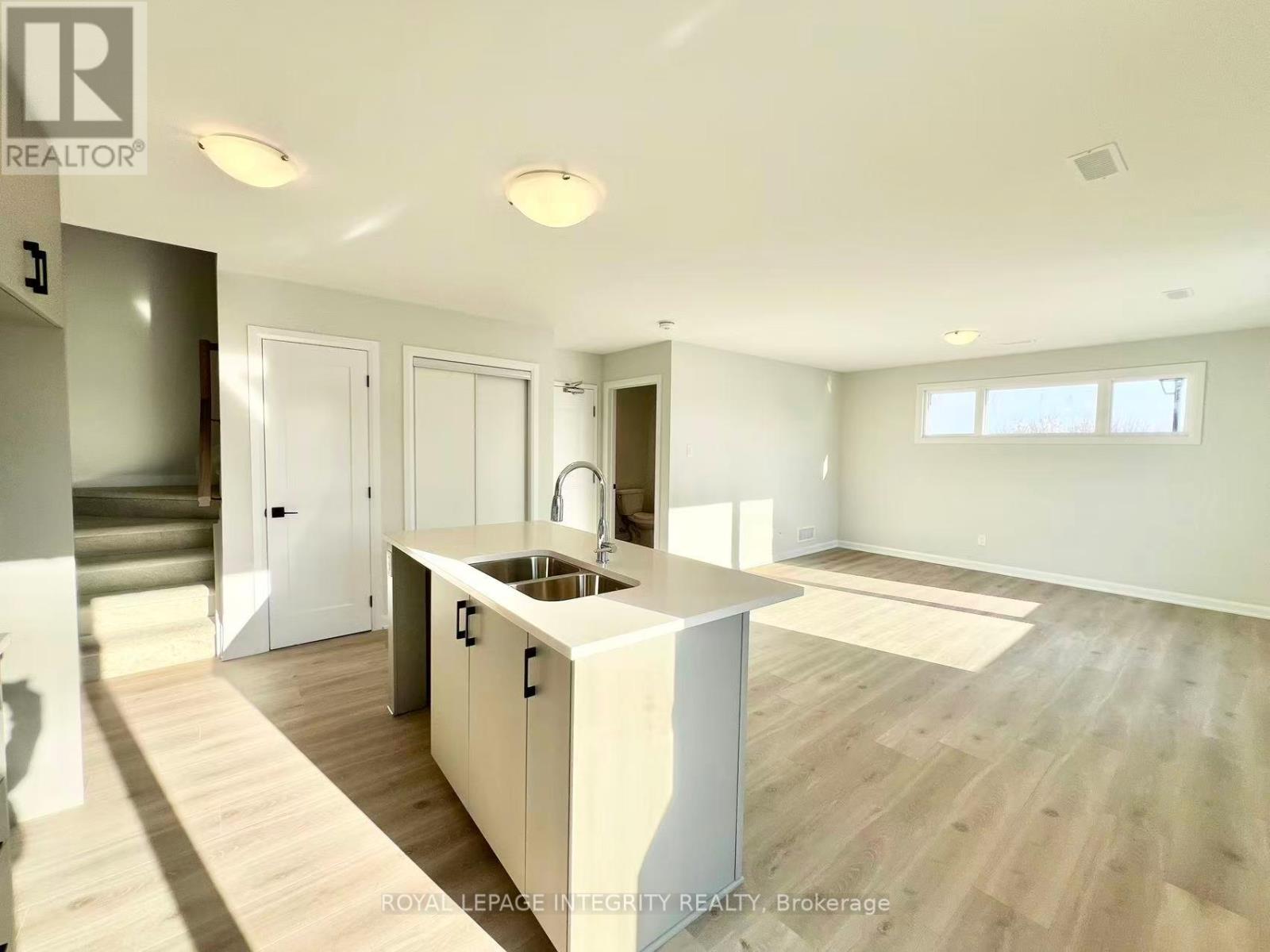 1118 Creekway Private, Ottawa, Ontario  K2T 0S9 - Photo 12 - X12596278