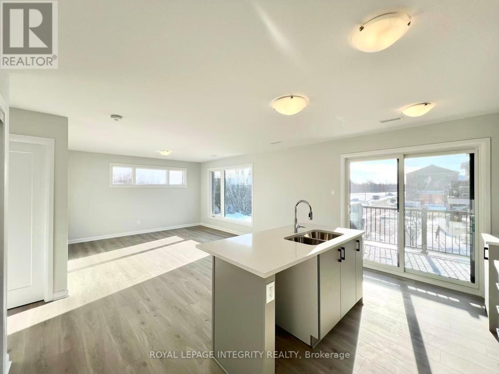 1118 Creekway Private, Ottawa, Ontario  K2T 0S9 - Photo 4 - X12596278