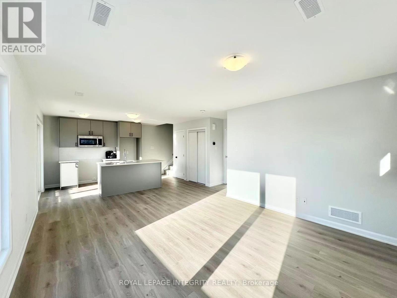 1118 Creekway Private, Ottawa, Ontario  K2T 0S9 - Photo 13 - X12596278